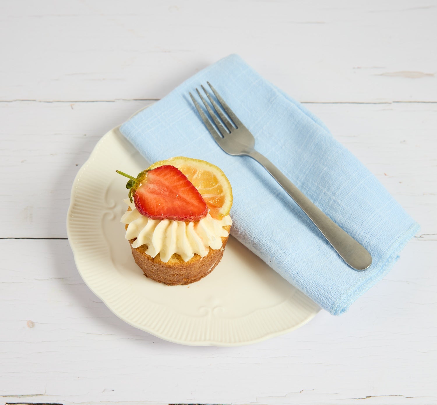 Lemon, rosemary & strawberry cake